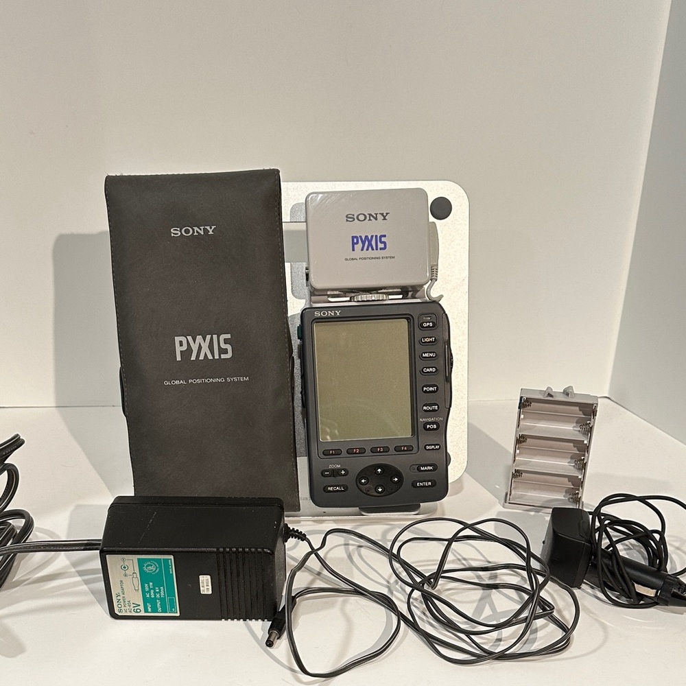 Collectors/Museums Vintage Technology Sony "PYXIS" navigation device